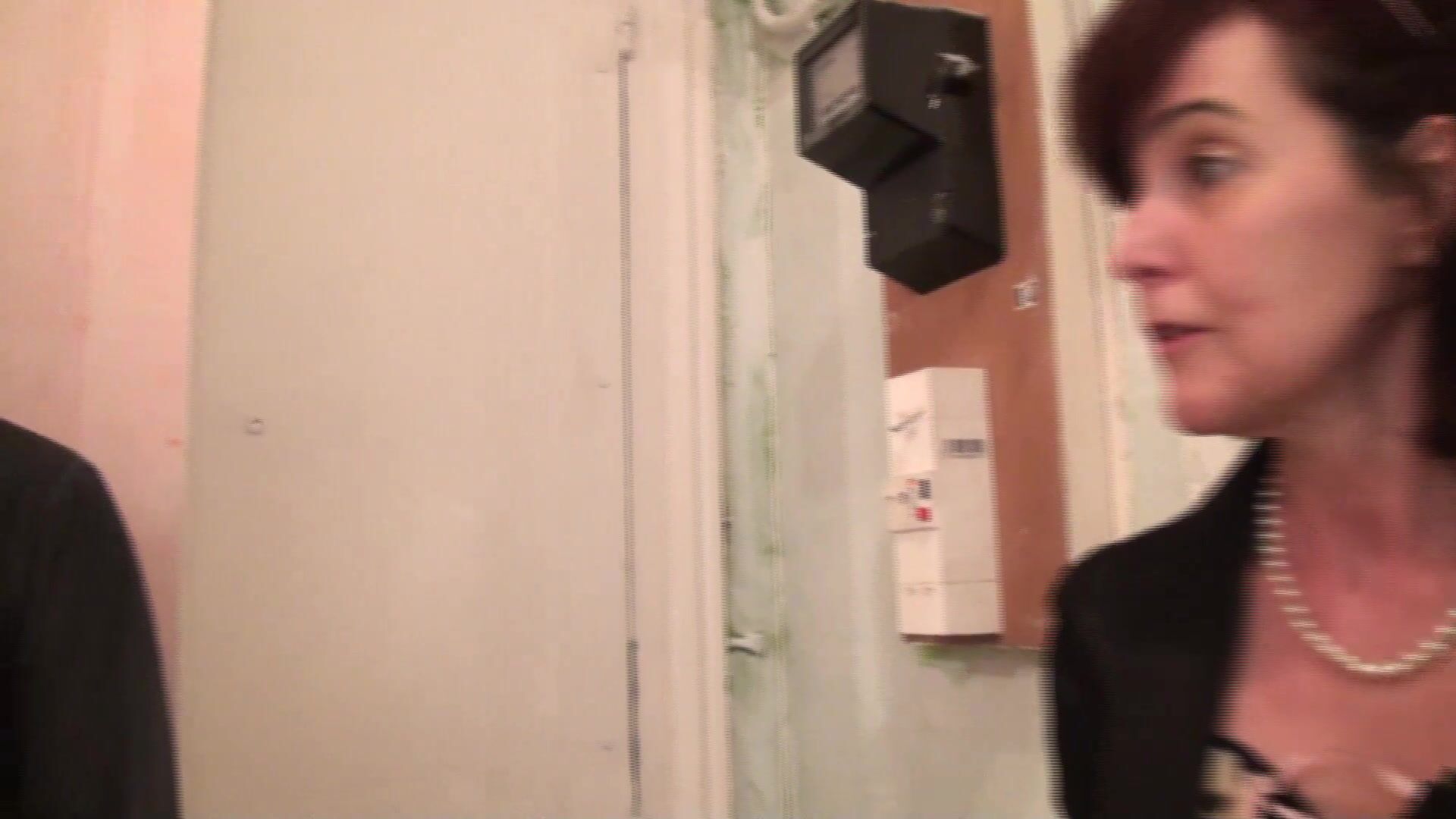 Joyce donne de sa personne pour une location d'appartement!