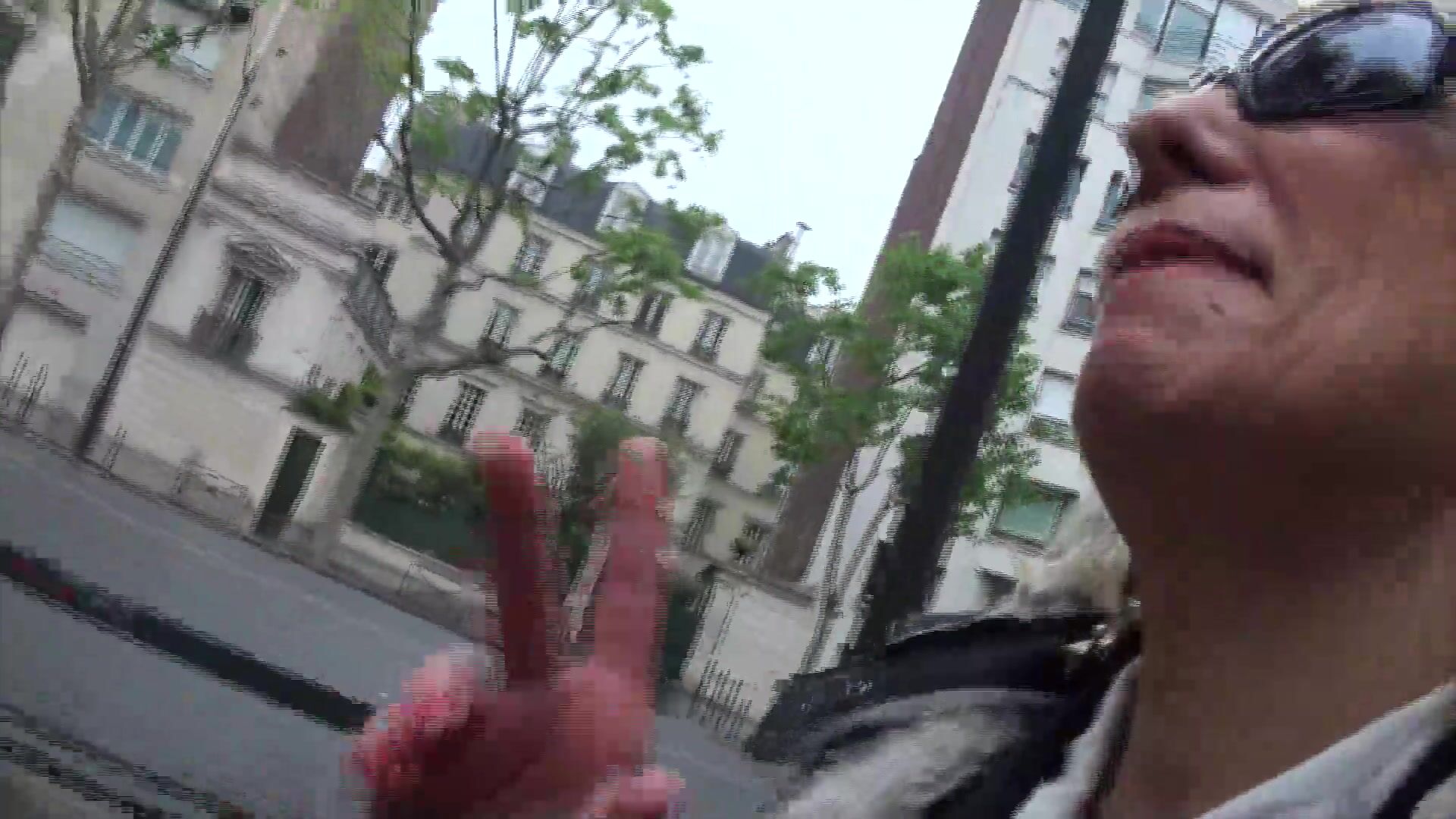 Charly, bonne cougar blonde avait très envie de sexe!
