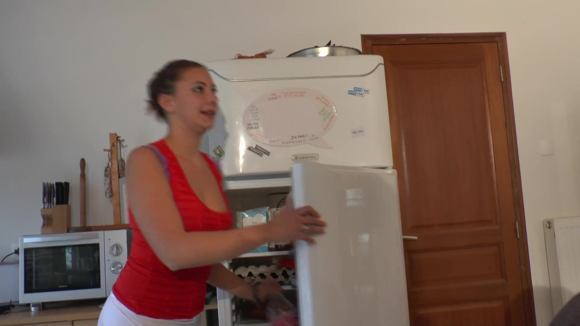 Ménage à 3 hors du commun au cœur de la Bretagne, Stéphanie couche avec son mec et son beau père en même temps ! (épisode 1 sur 2)
