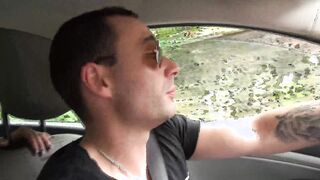 Une course en taxi qui se termine en sodomie orgasmique!
